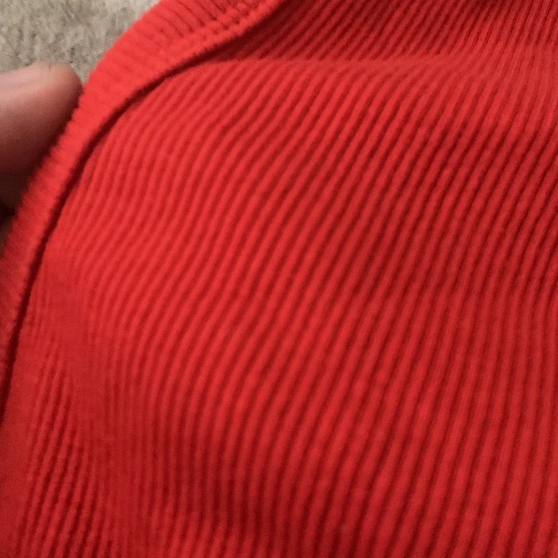 Röd ribbad topp  - 91