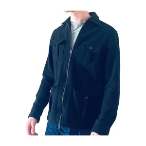 John Henric vårjacka - Stillig vårjacka från John Henric! Skick är 9/10 och jackan sitter true to size medium. Väldigt bekväm och sitter perfekt till en stickad och skjorta. Priset är inte hugget i sten så buda på! 