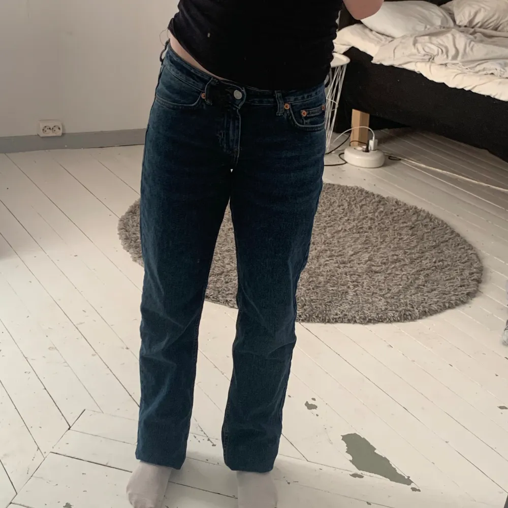 Mörkblå jeans från junkyard💓 Endast använda va tre gånger💓. Jeans & Byxor.
