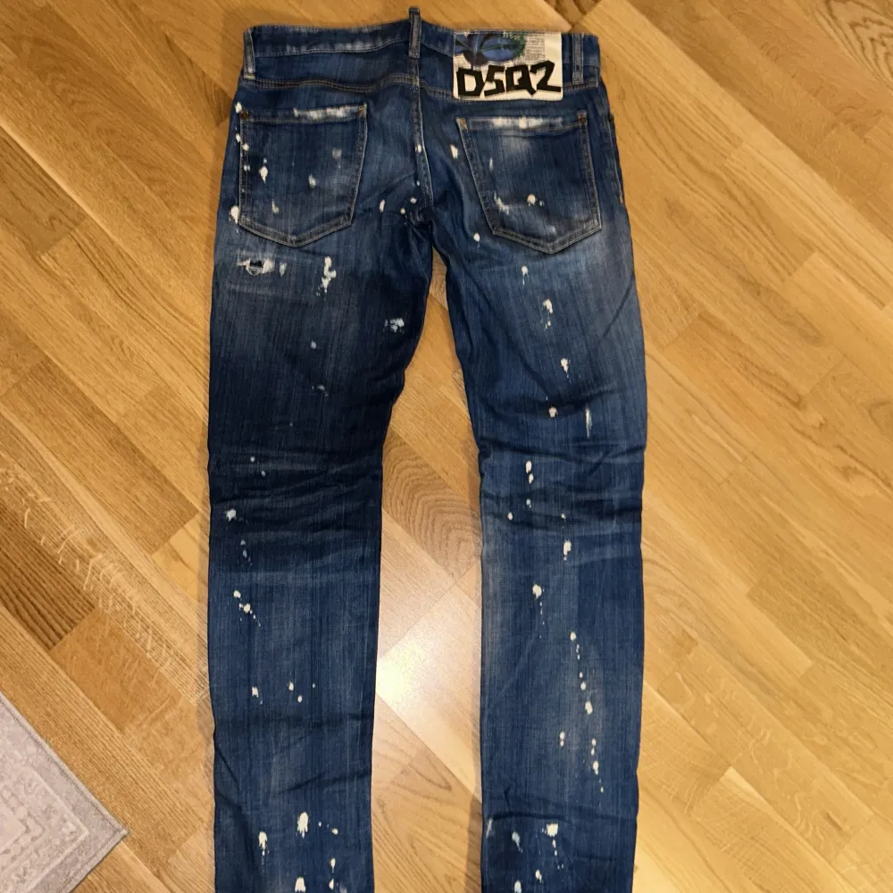 Äkta Dsquared2 jeans i jätte bra skick, strlk 46. Jeans & Byxor.