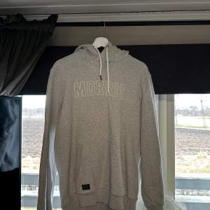 Morris hoodie i storlek large 