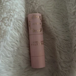 Blush stick - Lumene blush stick i färgen 2 (fresh pink) testad 1 gång. Nu pris 289kr säljes för 150kr