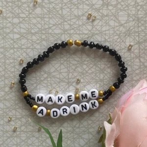 Taylor Swift Armand Delicate - ⭐️ Elastisk tråd, ca 15 cm innerkrets, kan göra nytt efter din storlek ⭐️    ⭐️ Rabatt om du köper fler än 2, skriv till mig innan köp för samfrakt ⭐️     ⭐️Kan även göra beställningar!⭐️