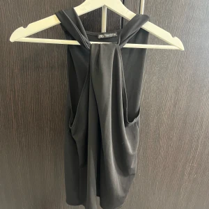 Zara topp  - Snygg topp från zara!!
