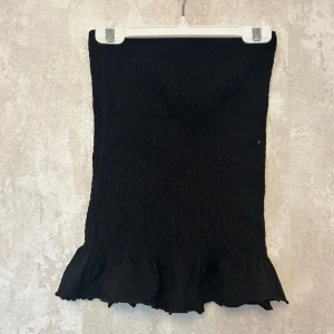 Minikjol - Stretchig minikjol från Gina Tricot i storlek Xs. Bra skick💞