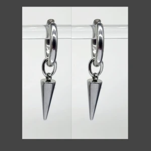 Handgjorda örhängen  - Handgjorda örhängen ● Material- 100% rostfritt stål ●Örhängeskrokar - rostfritt stål●Längd -3,5cm.Vattentåliga, ändrar inte färgen!  Följ :@ekjewelryofficial🤲   