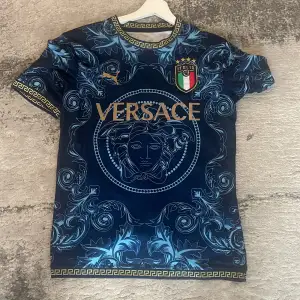 Italia Versace tröja storlek m