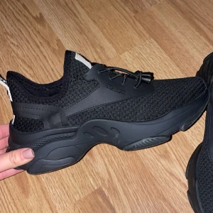 Steve Madden skor - Använd endast tre gånger storlek 38 men motsvarar en 37🌷