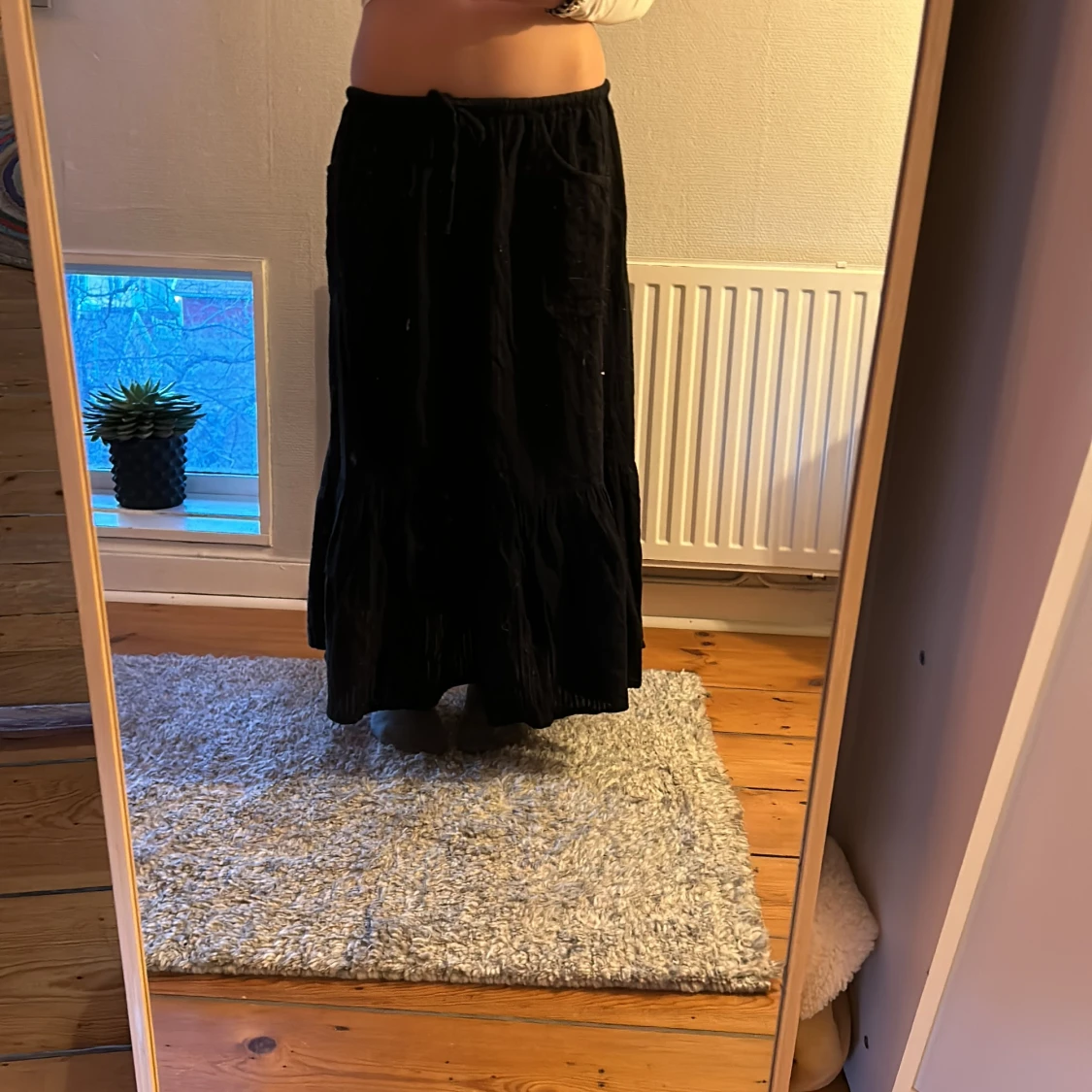 Svart lång kjol  - 90