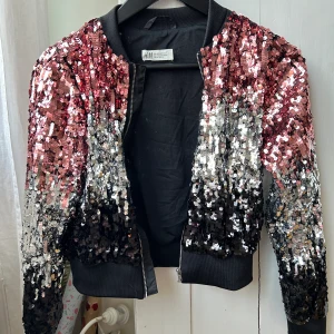 Jacka - Jacka stl 152 i paljetter