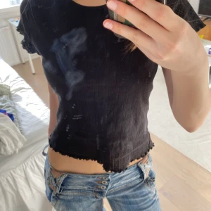 T shirt - svart topp från only ❤️