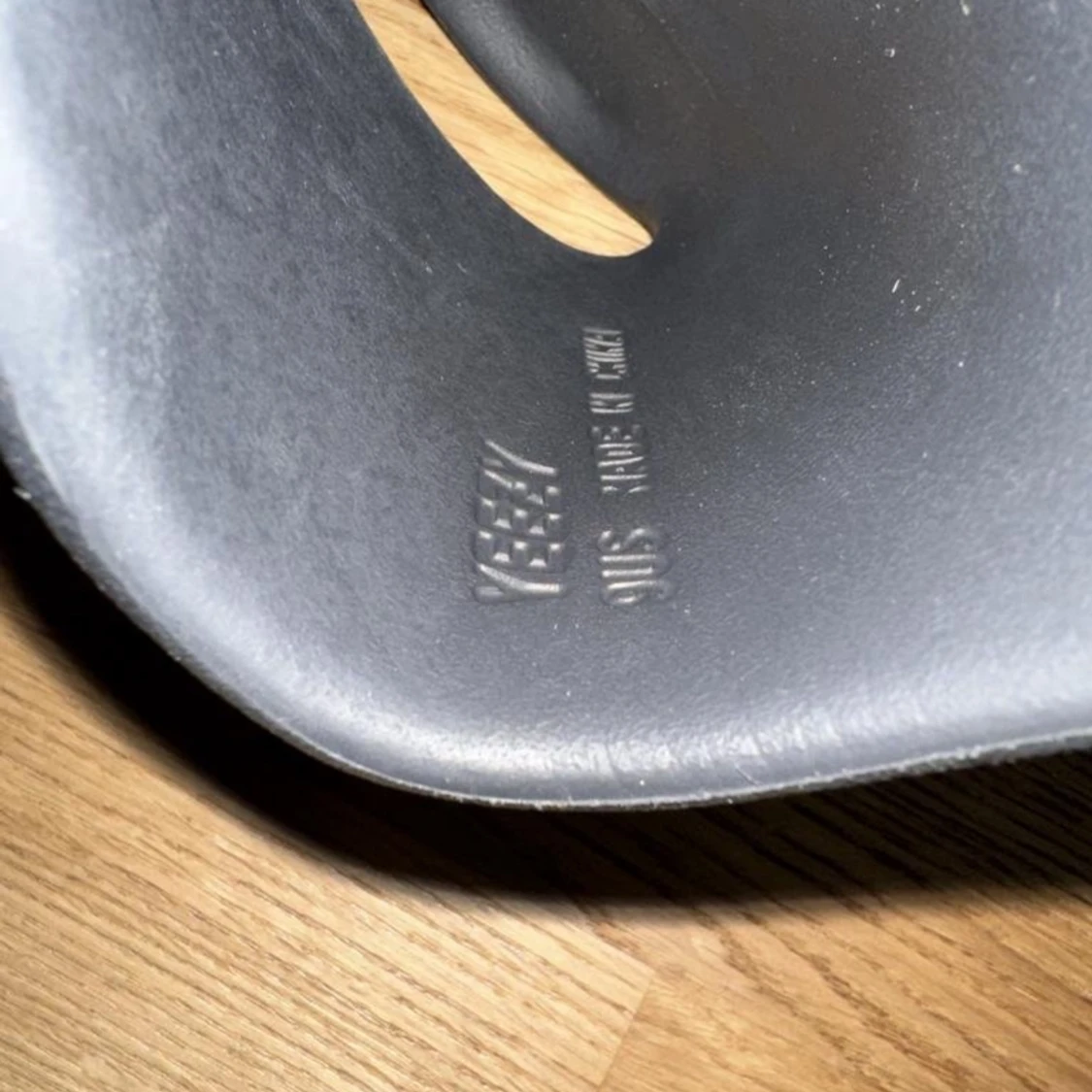 Adidas yeezy slides  - 91