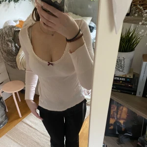 Odd Molly topp - Ljusrosa söt långärmad topp från Odd Molly i storlek xs/s. Jättesöt inför sommaren!!