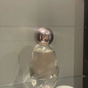 Kylie parfym 50 ml NY - Inte använd på grund av dubbelköp  50 ml 