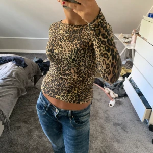 Intimissimi tröja - Bra skick, leopard mönstrad, perfekt inför hösten! 