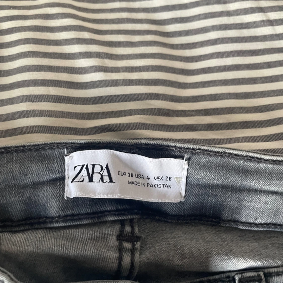 Grå jeans zara - 91