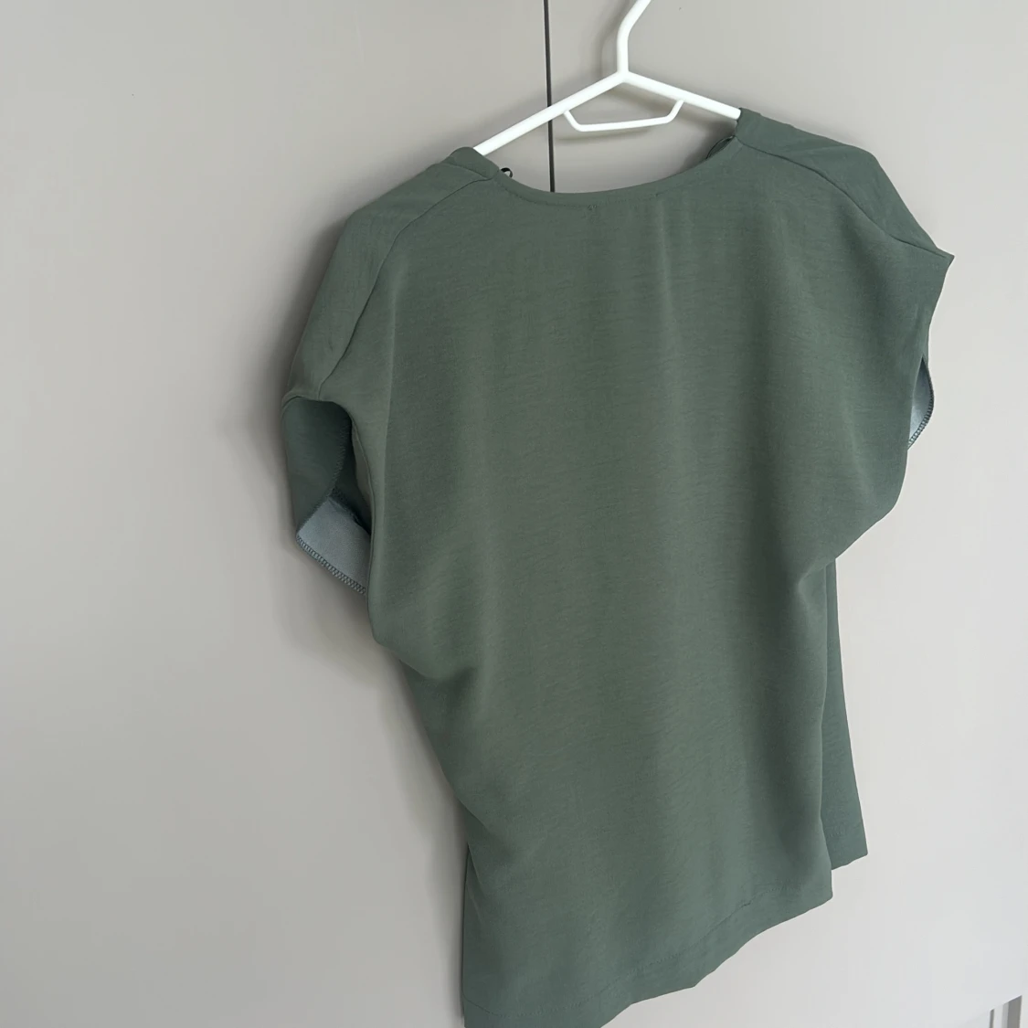 helt oanvänd tröja - 91