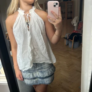 Zaratopp - Vit topp från Zara i storlek 36💕