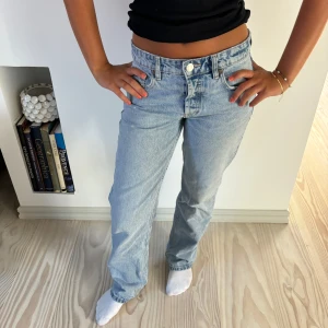 Ljusa jeans - Snygga ljusa jeans! Toppen skick!🩵