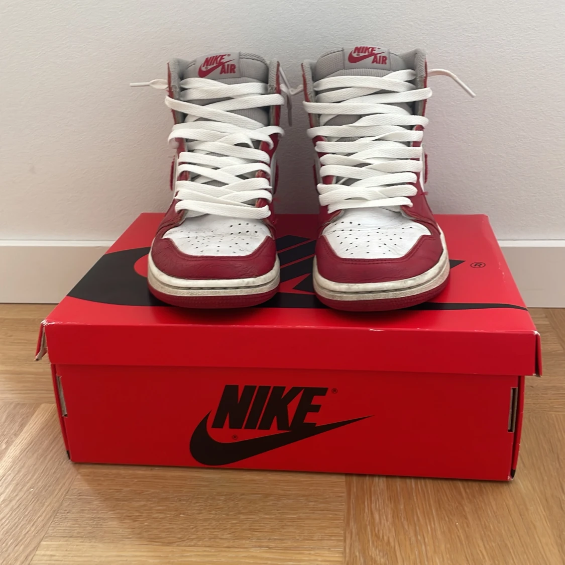 Air Jordan 1 Retro High OG Varsity Red - 92