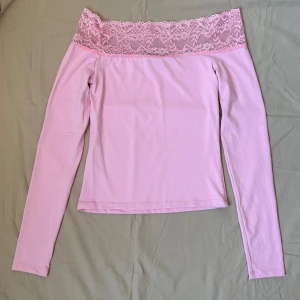 Rosa off shoulder - Super söt, från ASOS och använd endast en gång ❤️ kommer ej till användning