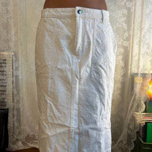 vit jeanskjol - vit jeanskjol med slits