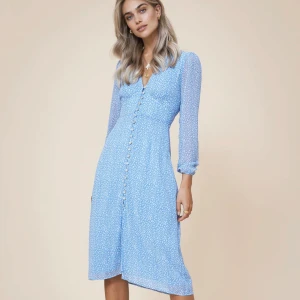 Adoore klänning  - Skriv vid fler frågor!