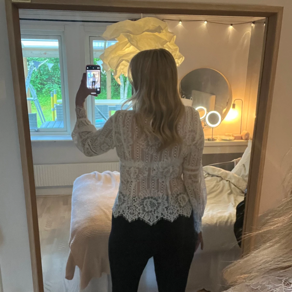 Vit topp i spets  - 91