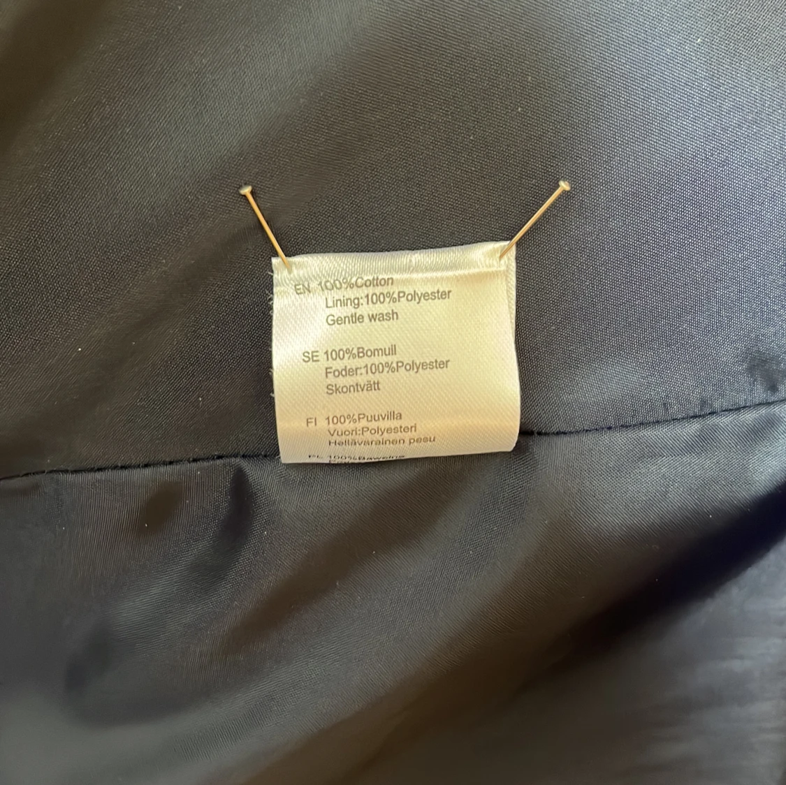 Mörkblå sammetsklänning från Hampton Republic - 92