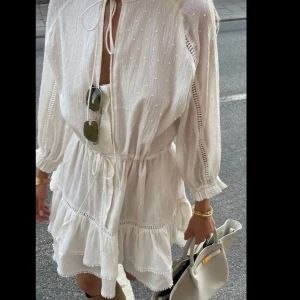 By Malina klänning - By Malina klänning, köpt 2022 och använd fåtal gånger. Storlek S 🤍