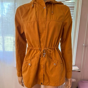 Jacka - Jag har bara använt den en gång och den är helt ny.