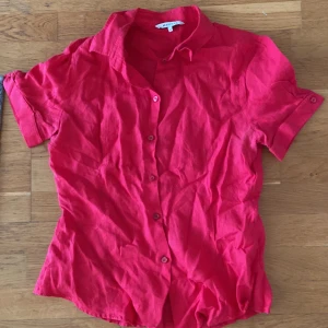 Blus - Oanvänd  Skriv för fler frågor 