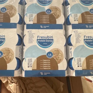  Fresubin protein energy (näringsdryck)💫💫 - Pris sänkt för snabb försäljning på grund av flytt. Fresubin Protein ersättningsdryck • Smak: Cappuccino • Mängd: 24 /48 stycken (200 ml vardera) • Bäst före: 01/2025 • Ordinarie pris: 900 kr•	  Helt nya och oöppnade förpackningar. 