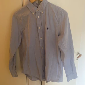 Ralph Lauren Skjorta - Skit snygg skjorta som blivit för liten, riktigt bra skick👍