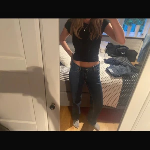 Lågmidjade jeans - Aldrig använda Passar mig som är 167 cm