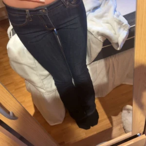 Low waist jeans  - Low waist bootcut jeans från crocker i storlek w27 l35