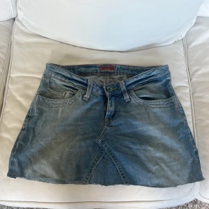 Jeanskjol - Lågmidjad jeanskjol