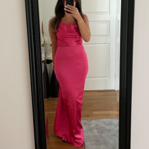 Balklänning  - Snygg rosa balklänning  Pris kan diskuteras vid snabb affär 