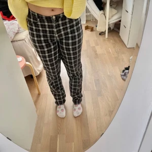 Rutaiga byxor - Stretchiga och väldigt sköna kostymbyxor  Lagade i grenen- se bild🥰 Smickrande passform