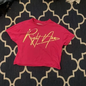 Rosa t-shirt - Använd typ 2-4 gånger 