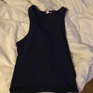 Linne - Gulligt marinblått linne till sommaren 