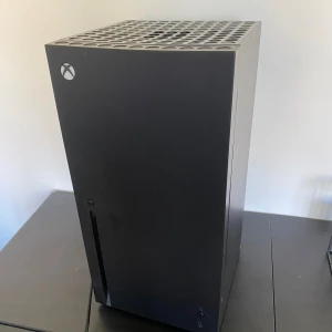 Xbox kyl  - Säljer min xbox kyl pågrund att jag inte längre använder den har haft den i cirka 5-6 månader men den funkar utmärkt finna att hämta i norrköping. 