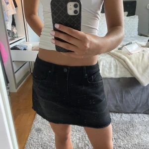 Lågmidjad jeans kjol - Populär lågmidjad jeans kjol från crocker!! Helt ny