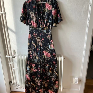 H&m byxdress - Fin till hösten, festlig, bra skick! Använt 1 gång