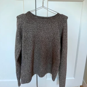 Vero Moda stickad tröja  - Super snygg och skön tröja från Vero Moda! ❤️ Skulle gissa att den passar allt från XXS-S 