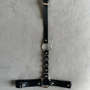 Harness lår  - Harness som fäster i bältet och runt låret
