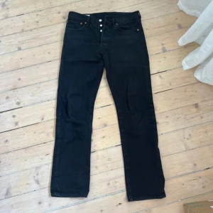 Jeans  - Snygga Levis jeans men de är tyvärr för stora då det är storlek 31/32