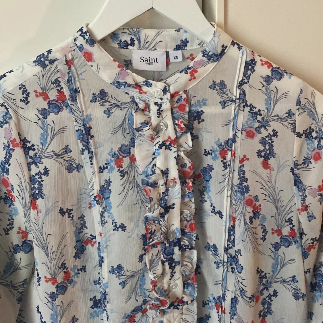 Söt blommig blus - 90