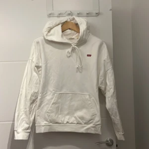 LEVI’S HOODIE - Ny Strl M