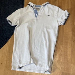 Hampton republic piké - Säljer min piké tröja då den blivit för liten. Bra skick. Knappt använd. Pris kan du diskuteras. Kan även mötas upp i Solna eller närliggande ort. 